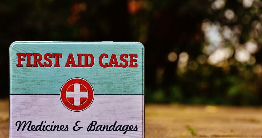 ¿Qué deberías tener en un botiquín de primeros auxilios?